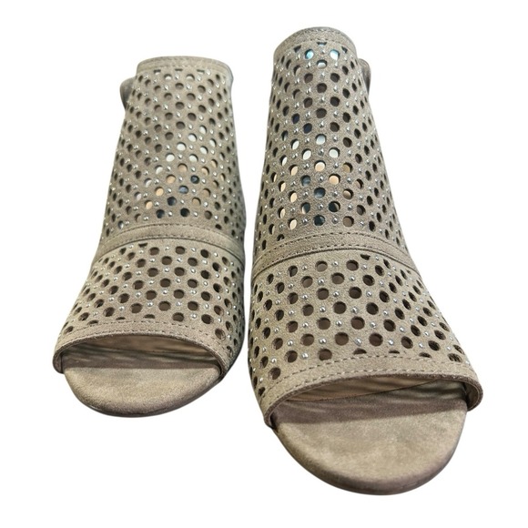 David Aaron Perforated Peep Toe Heeled Booties Womens Size 7M Beige with Silver - Picture 5 of 13